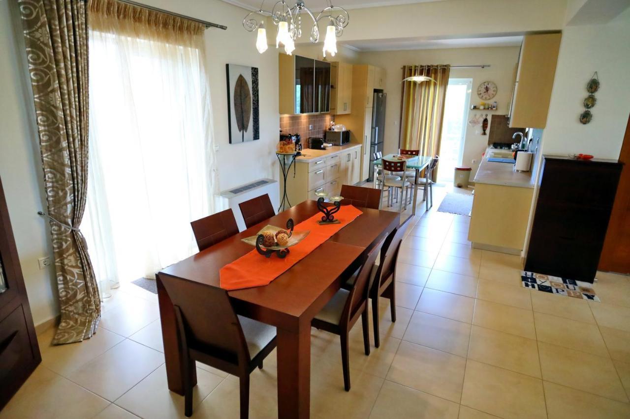 Fou'S Luxury Apartment Nafpaktos Exterior foto